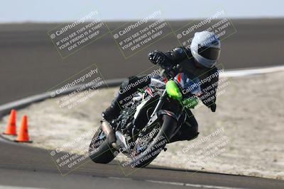 media/Nov-01-2025-TrackDaz (Sat) [[2b4d5192bc]]/B Group/1220pm (Turn 2 Outside)/